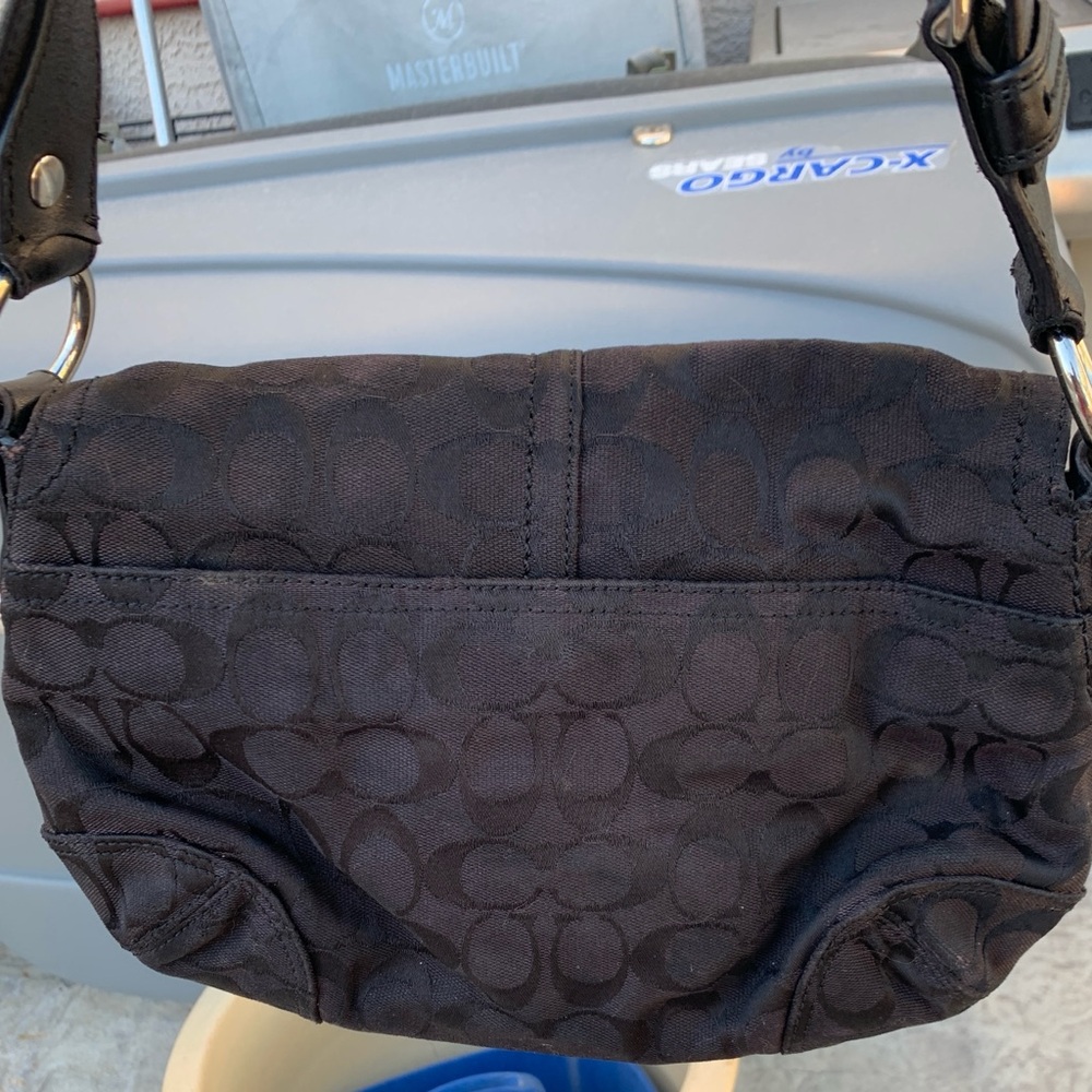 Rare Coach Black Signature Purse. - Picture 8 of 9